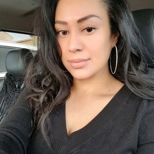 Meet your Posher, Desiree